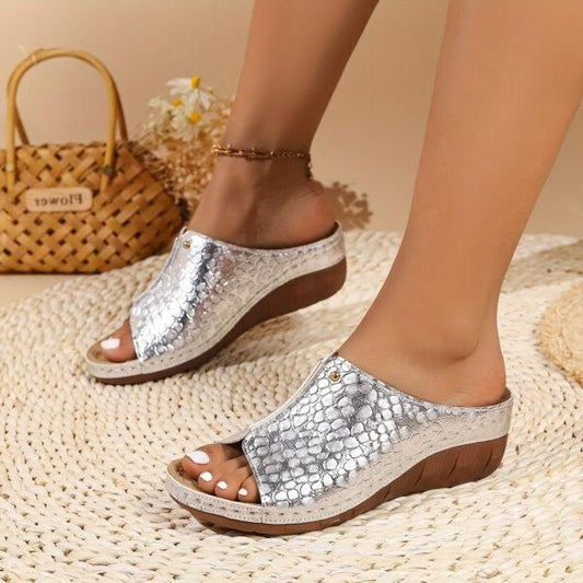 HaulWellGoods - Chic Comfort Sandals - Supportive Style