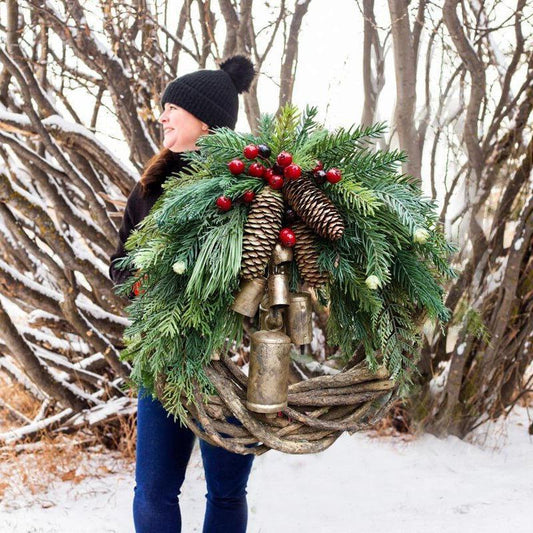 HaulWellGoods - Farmhouse Wreath - Cozy Holiday Charm